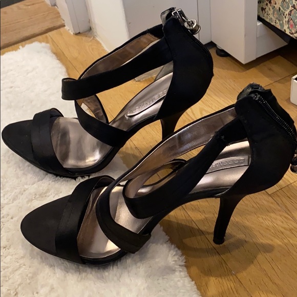 Black satin open toed heels - Picture 2 of 6
